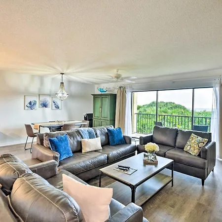 Ormond Beach Condo With Balcony And Pool Access!